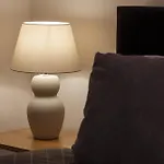Modern And Cozy Two-Bed Apartment In Bradford