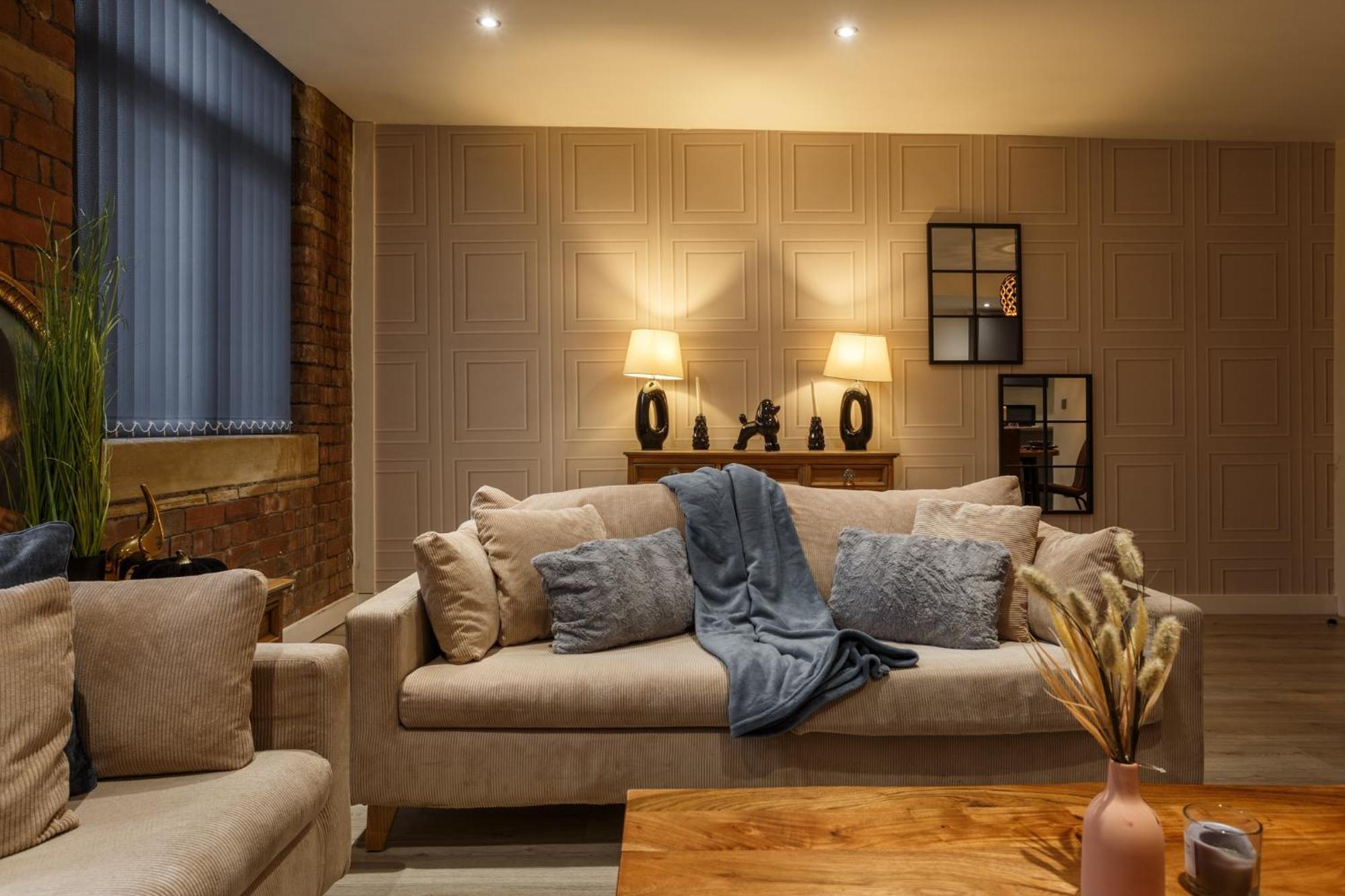 Modern And Cozy Two-bed In Bradford *